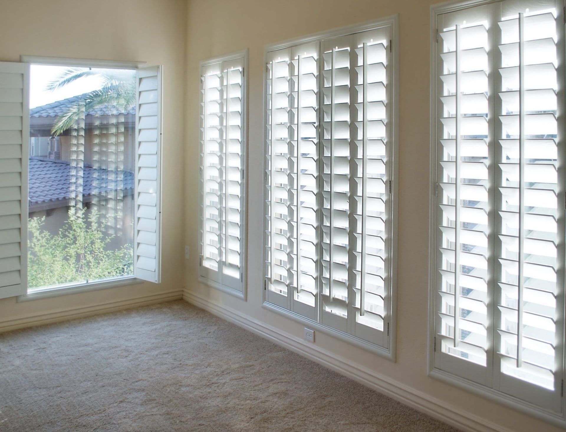 bigstock-White-plantation-style-wood